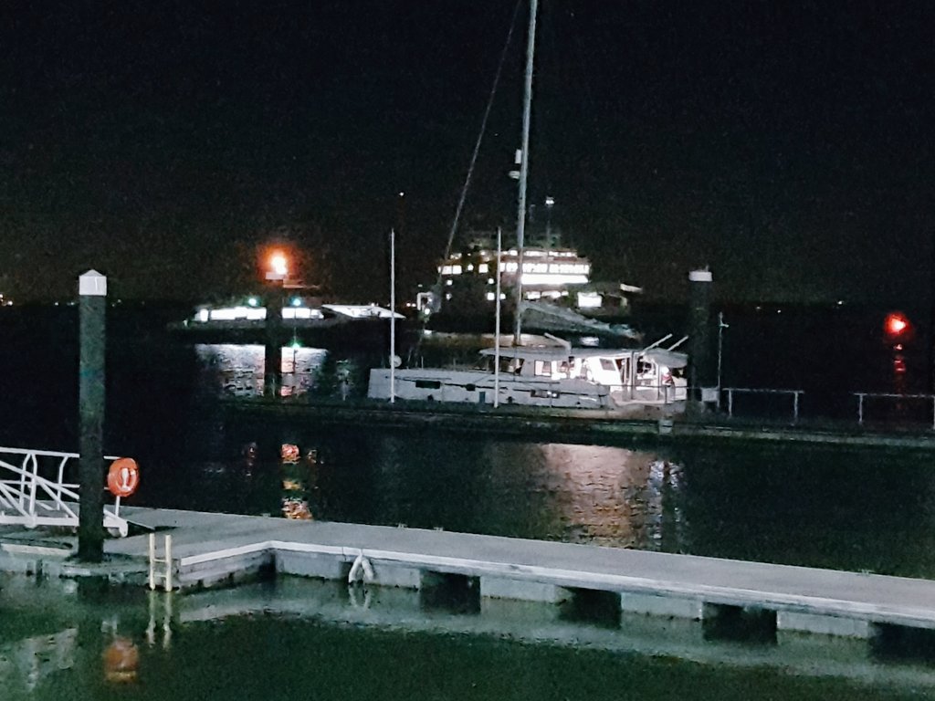 YARMOUTH AND COWES LIFEBOATS LAUNCH TO ASSIST CATAMARAN