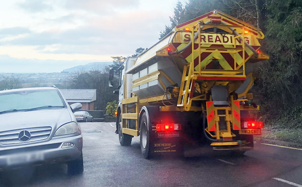 GRITTERS HIT THE ROAD AS ANOTHER COLD NIGHT IN STORE FOR THE ISLE OF WIGHT