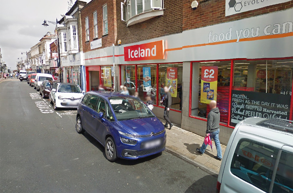 PENSIONER HAS MONEY AND PHONE STOLEN IN RYDE
