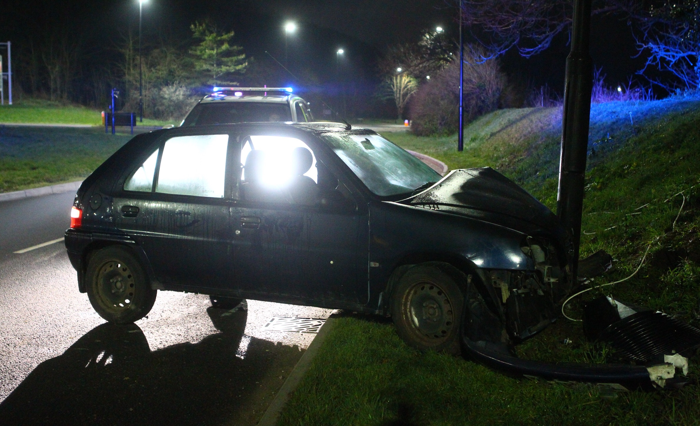 SAXO CRASHES INTO LAMP POST IN NEWPORT