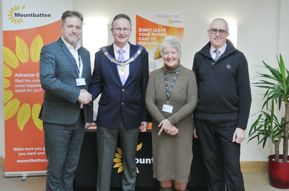 MOUNTBATTEN AWARDED £1,584 BY HAMPSHIRE AND ISLE OF WIGHT FREEMASONS