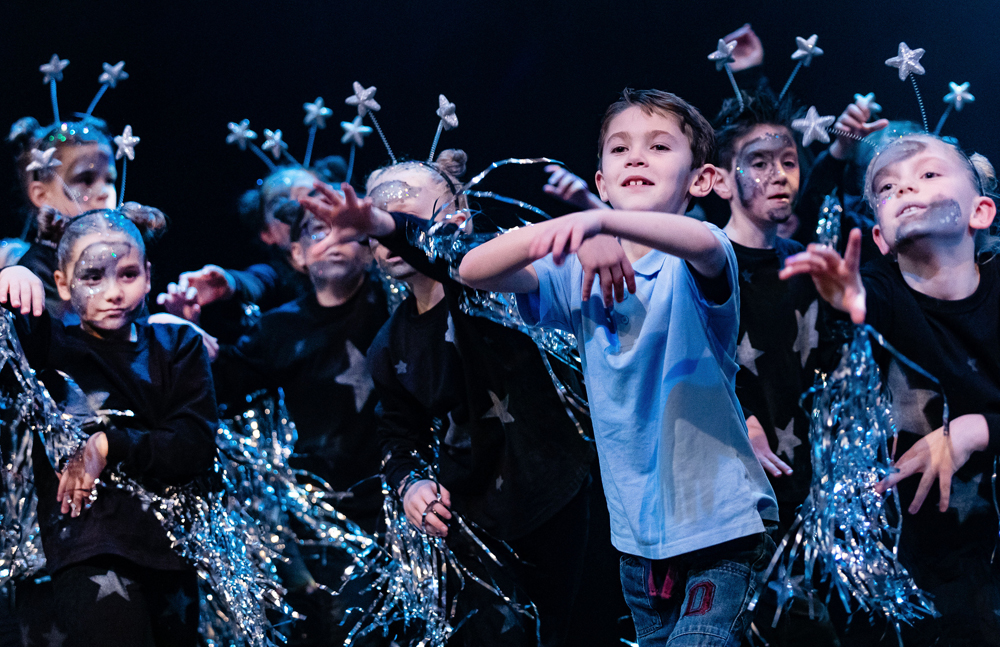 330 ISLE OF WIGHT SCHOOL CHILDREN TAKE PART IN ISLE DANCE COMPETITION