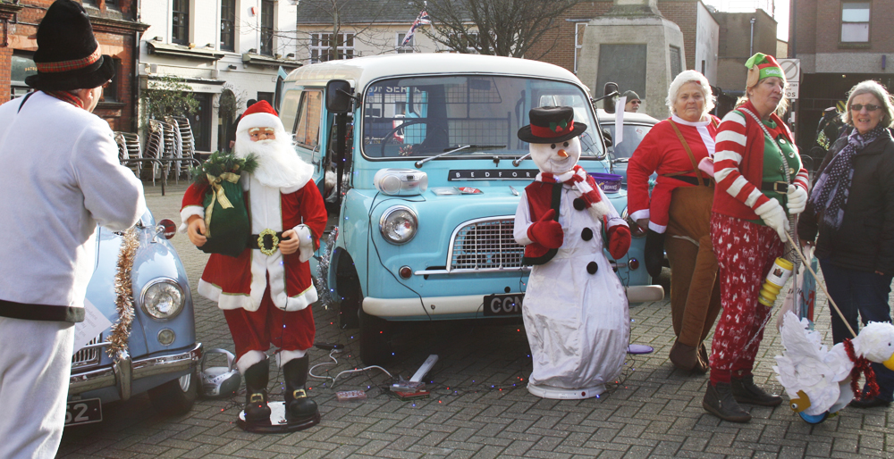 VECTIS HISTORIC VEHICLE CLUB RAISE OVER £600 FOR MOUNTBATTEN