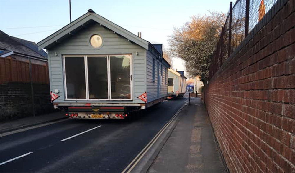 TRAFFIC CHAOS AGAIN AS 2 MOBILE HOMES NAVIGATE NEWPORT’S ROADS