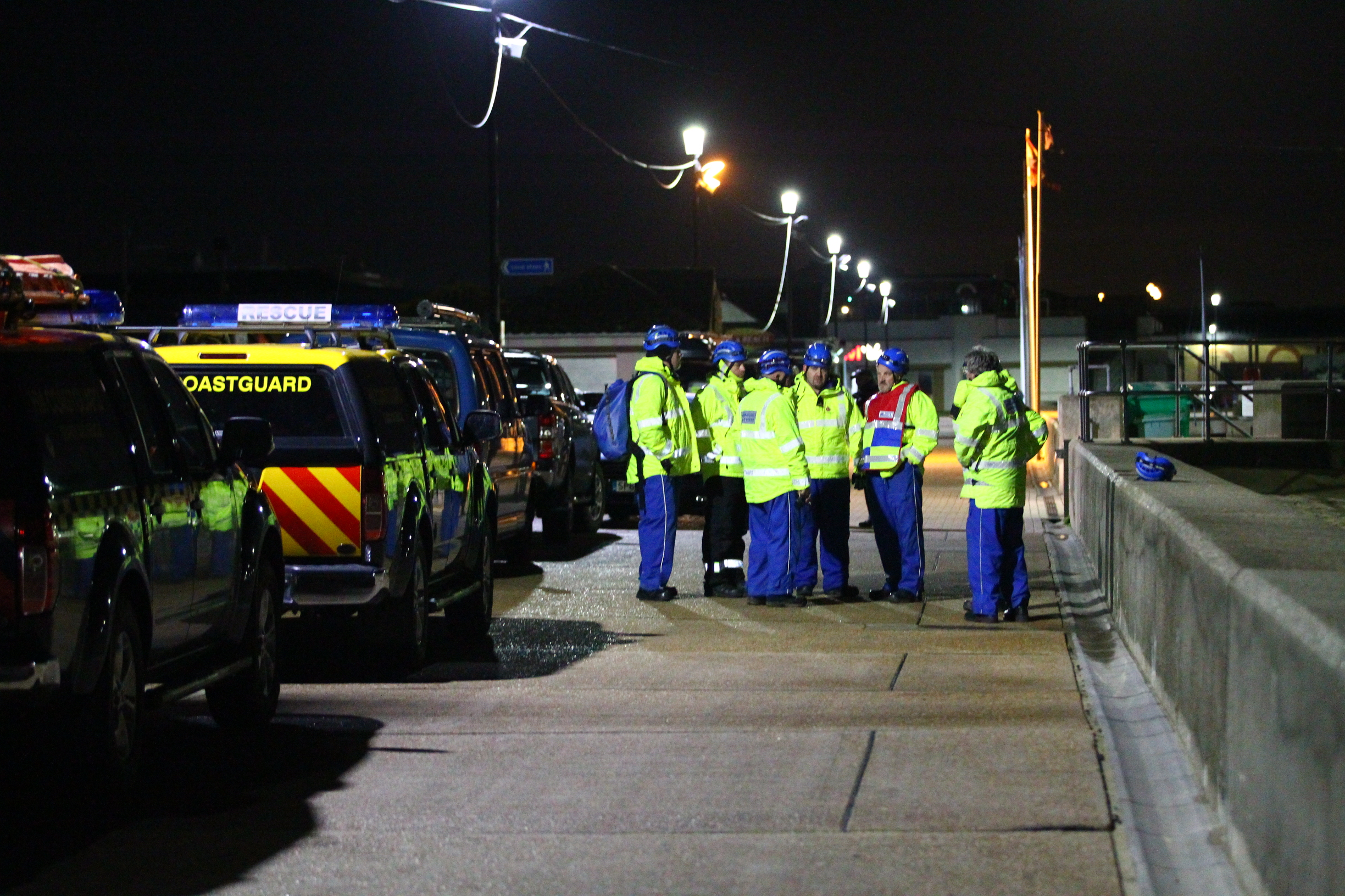 COASTGUARD AND LIFEBOAT IN EARLY HOURS SEARCH AT RYDE HARBOUR