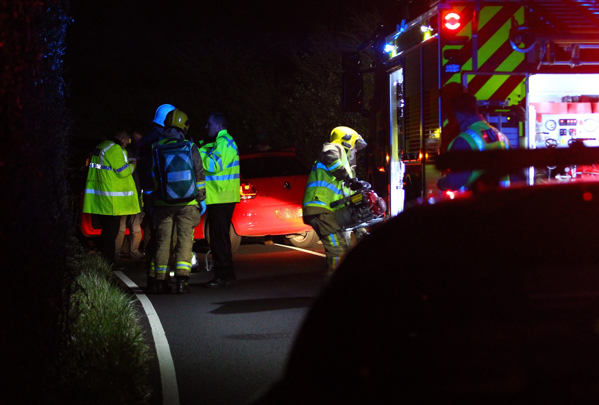 CRASH CLOSES CARPENTERS ROAD NEAR ST HELENS