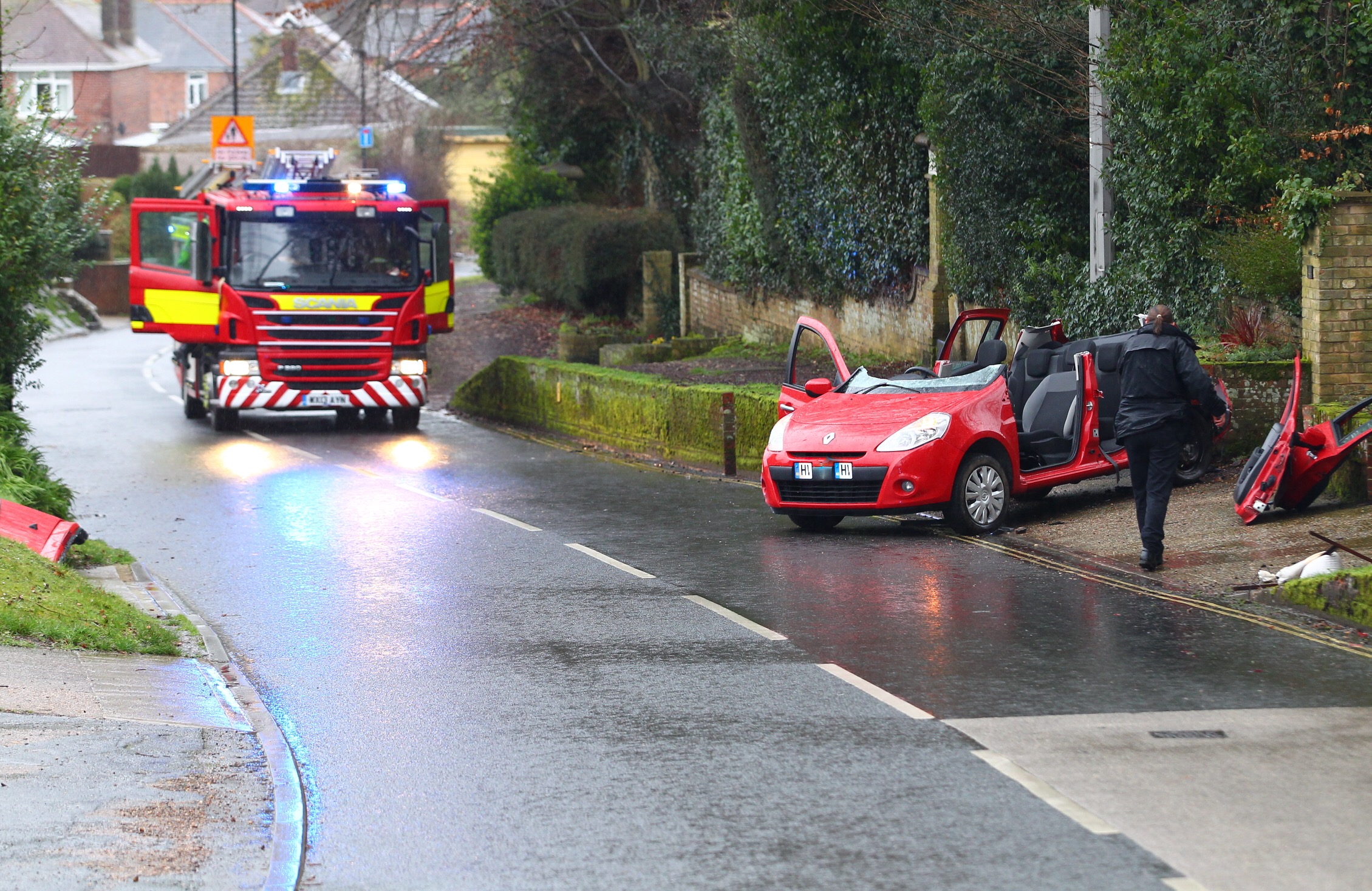THREE INJURED IN ROAD TRAFFIC COLLISION AT SHIDE
