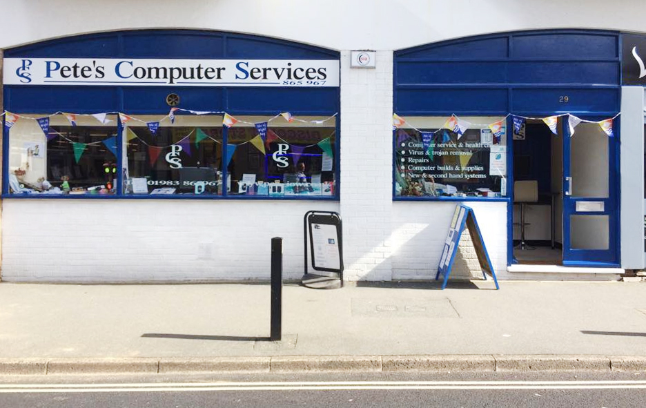 SHANKLIN COMPUTER THEFT BEING INVESTIGATED BY POLICE