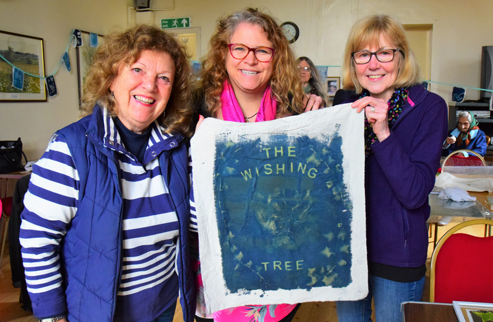 LOCAL LADIES PRODUCE CYANOTYPE ARTWORK FOR ALONG THE RIVERBANK EVENT