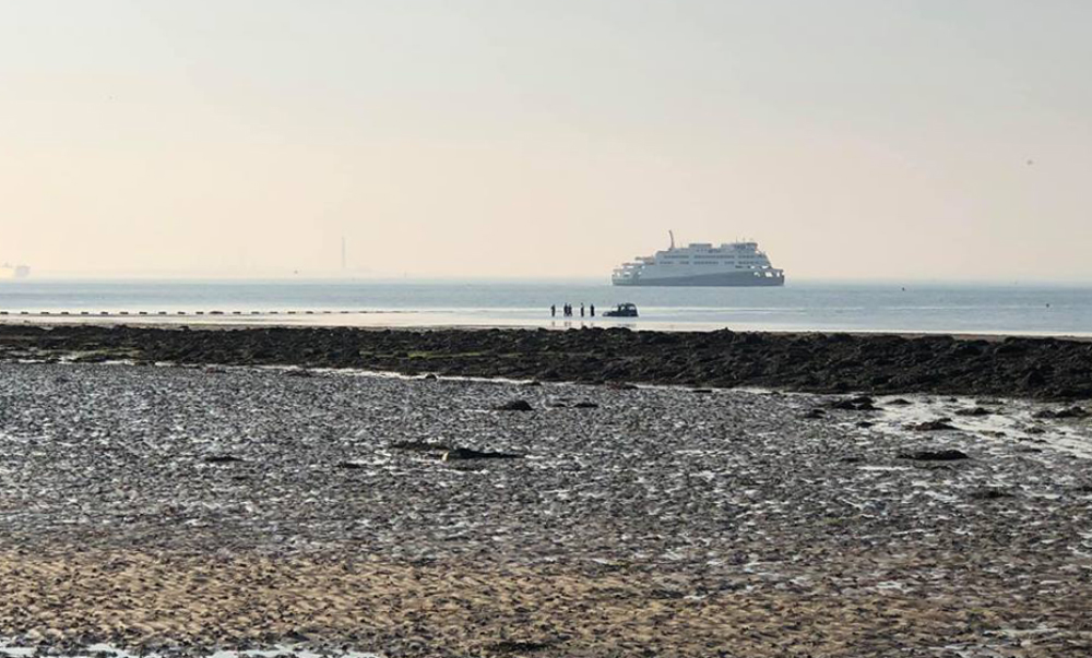 4X4 PULLED CLEAR AFTER 24 HOURS STUCK IN THE SAND NEAR RYDE