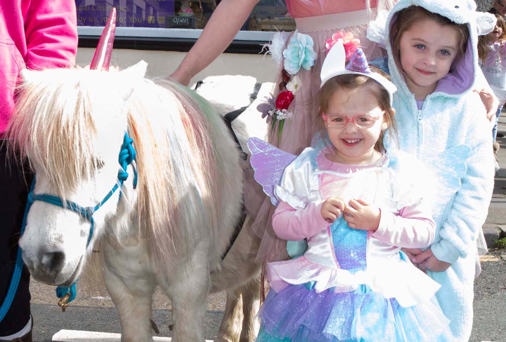 ISLANDERS CELEBRATE NATIONAL UNICORN DAY IN STYLE IN RYDE