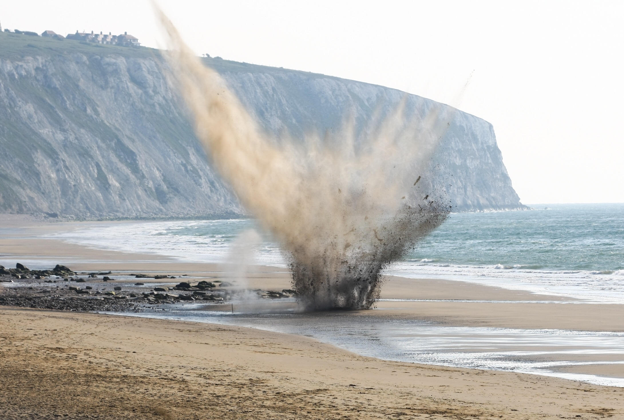 ORDNANCE BLOWN UP AT YAVERLAND FOLLOWING SHANKLIN DISCOVERY