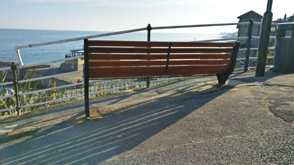 ISLAND ROADS ADMIT THEY ‘GOT IT WRONG’ OVER VENTNOR BENCH INSTALLATION