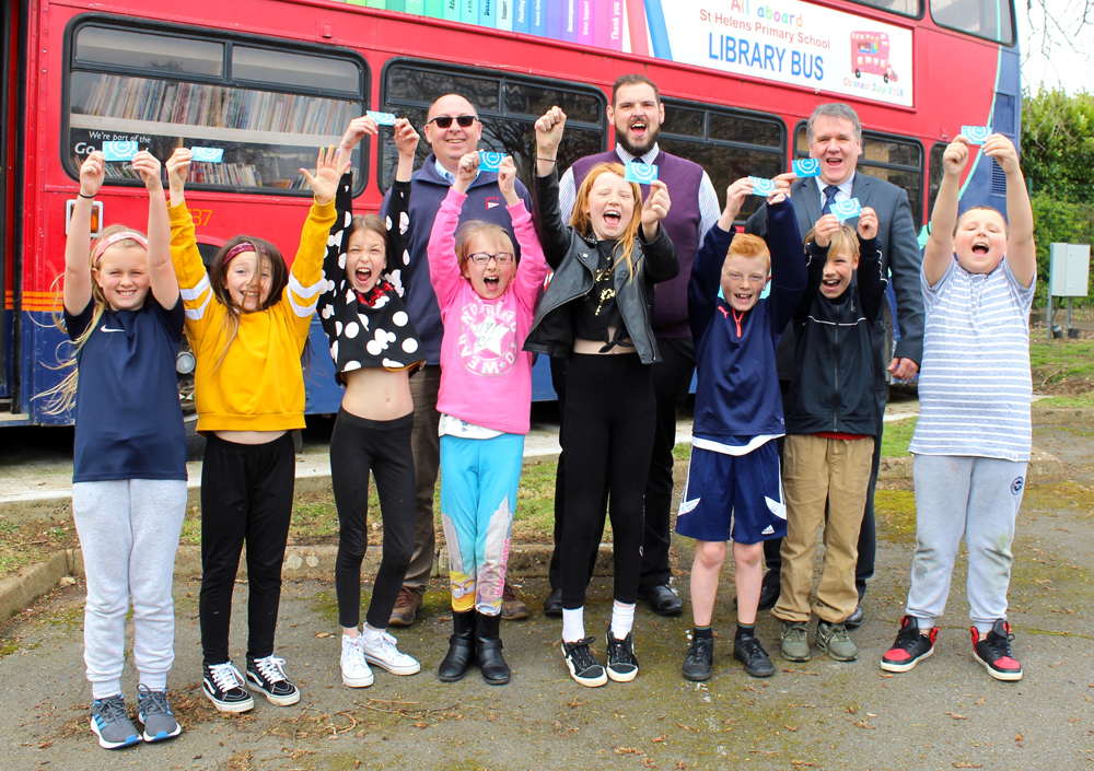 ST HELENS SCHOOL KIDS BEING TREATED TO SAILING LESSONS AT SEAVIEW