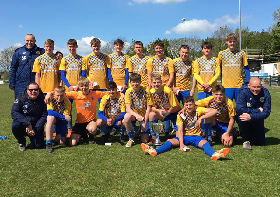 NEWPORT U17s TRIUMPHANT IN PENALTY SHOOTOUT TO WIN MID SOLENT JUNIOR B CUP