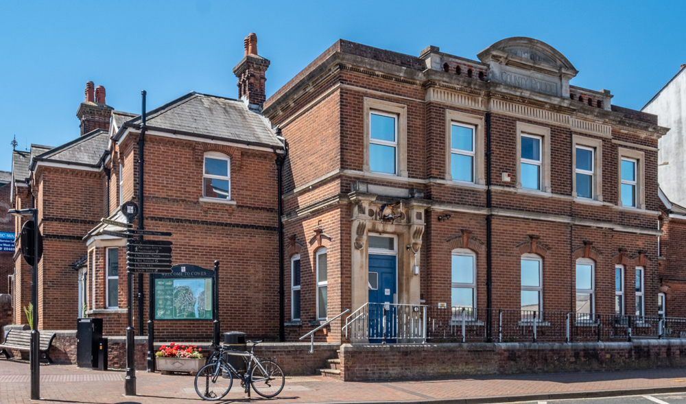 SPINLOCK PURCHASE FORMER POLICE STATION IN COWES