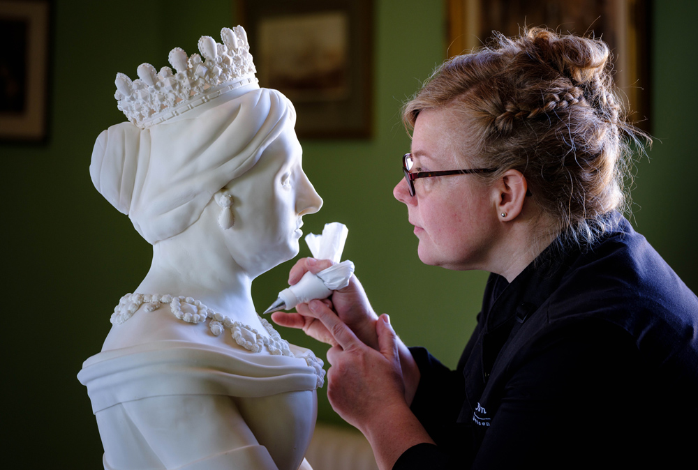 OSBORNE VISITORS TO GET A SHARE OF LIFE-SIZED CAKE