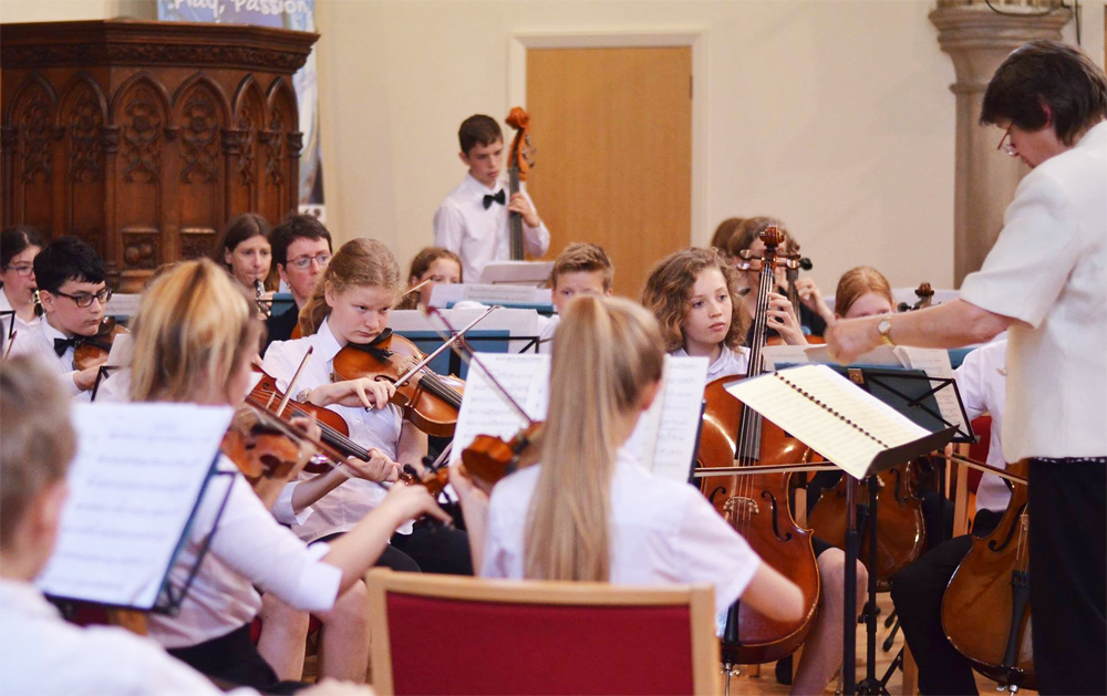 YOUNGSTERS FROM CHILTERN MUSIC ACADEMY RETURNING TO THE ISLE OF WIGHT