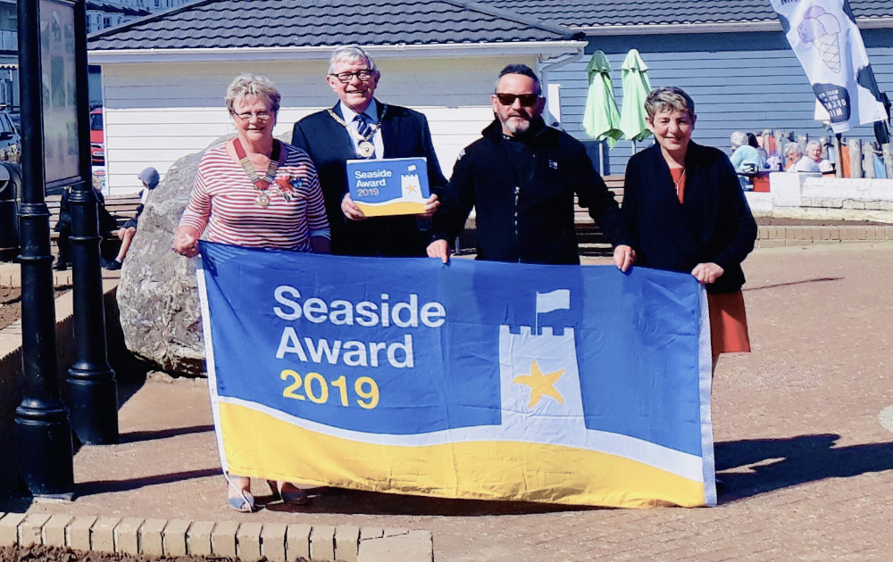 OH WE DO LIKE TO BE BESIDE THE SHANKLIN SEASIDE AS TOWN SCOOPS AWARD