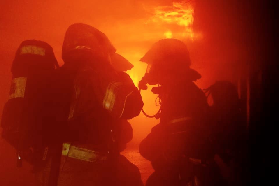 NEW RECRUITS SHOWN THE POWER OF FIRE DURING BREATHING APPARATUS TRAINING