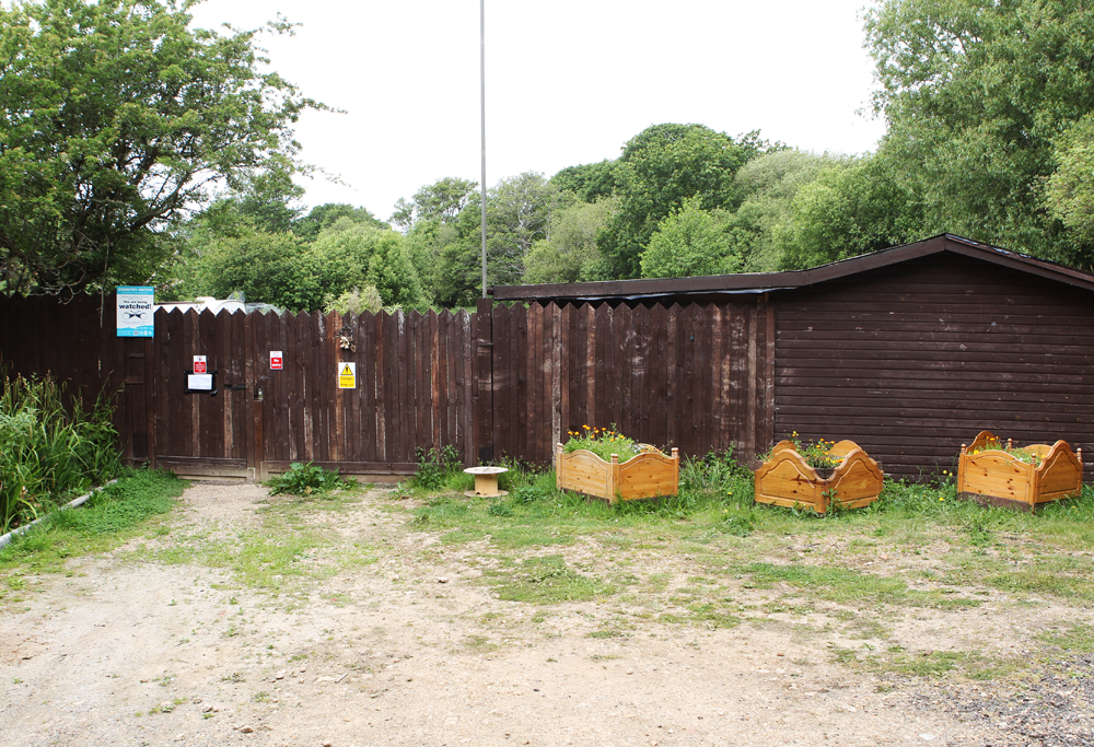 BYWAY RE-OPENS AS POLICE HAND OVER MURDER INVESTIGATION CRIME SCENE