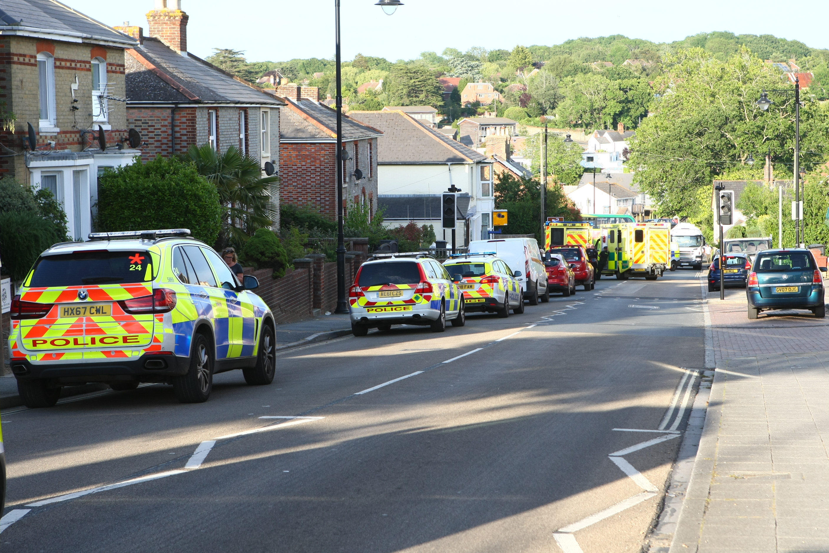 UPDATED: WOOTTON HIGH STREET CLOSED AFTER MOTORCYCLE CRASH