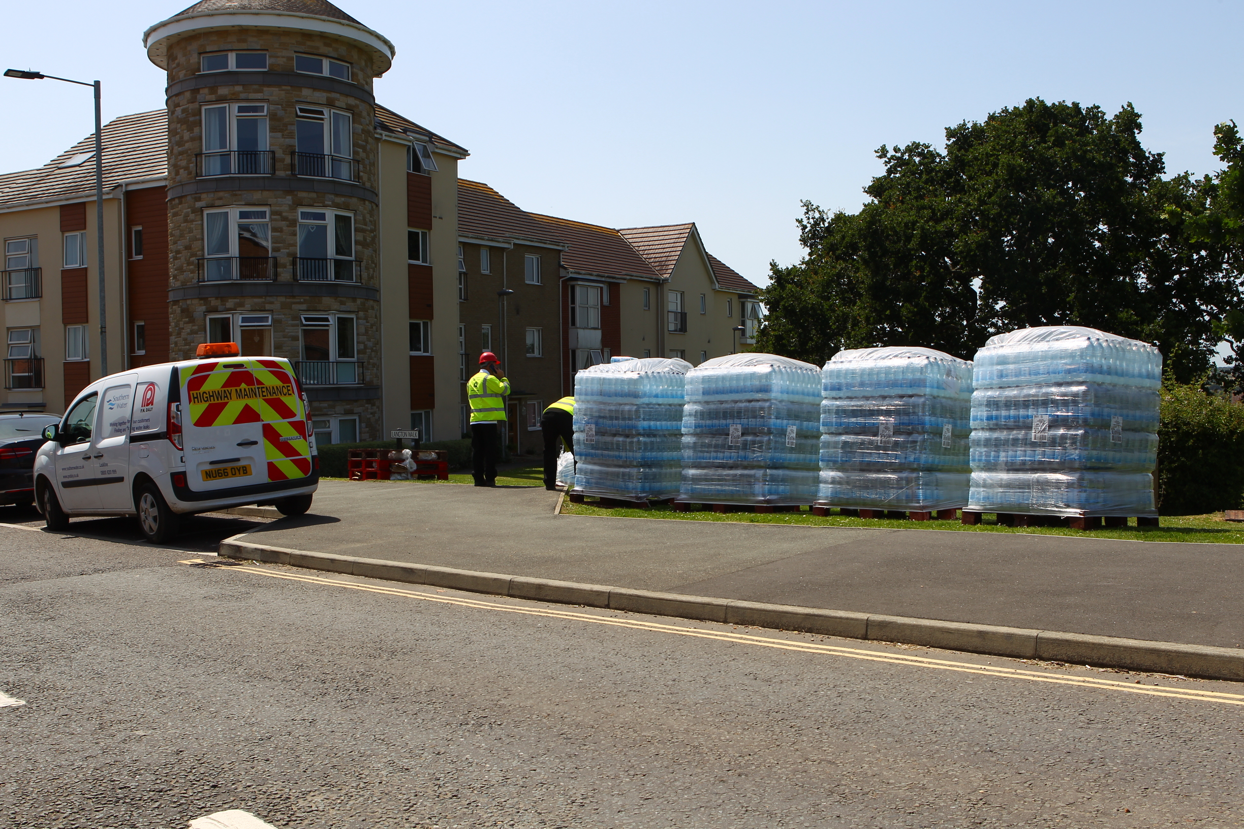 NEWPORT HOMES STILL WITHOUT WATER AS UTILITY COMPANY CONTINUE REPAIRS