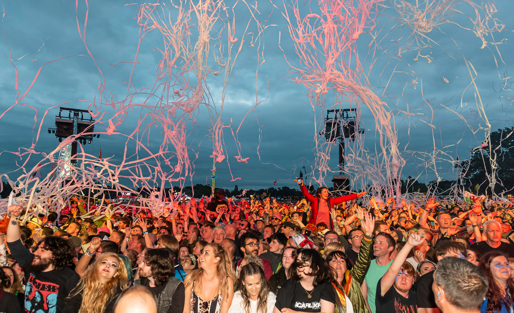 RAIN DIDN’T DAMPEN SPIRITS FOR ISLE OF WIGHT FESTIVAL 2019