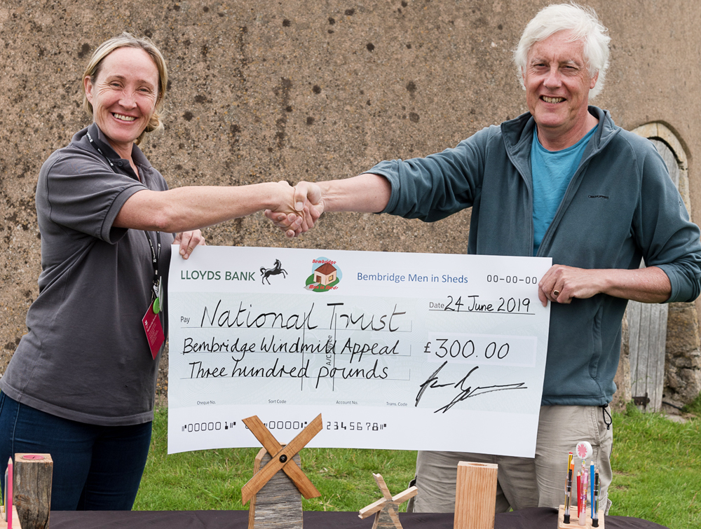 NATIONAL TRUST AND MEN IN SHEDS RAISE £300 FOR BEMBRIDGE WINDMILL