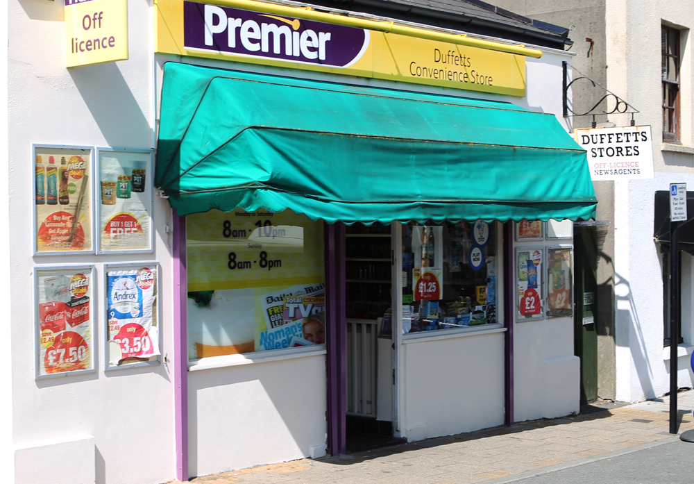 UNIFORMED SCHOOL GIRL IN KNIFEPOINT ROBBERY ATTEMPT ON RYDE SHOP