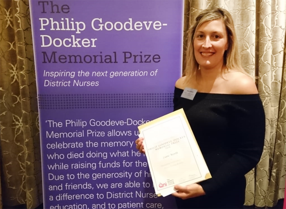 ISLE OF WIGHT DISTRICT NURSE WINS MEMORIAL PRIZE FROM QUEEN’S NURSING INSTITUTE