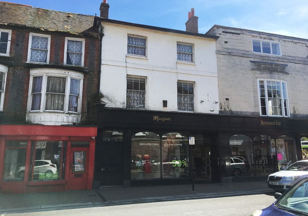 GOING, GOING, GONE! ISLE OF WIGHT LAND AND PROPERTY SELLS AT AUCTION