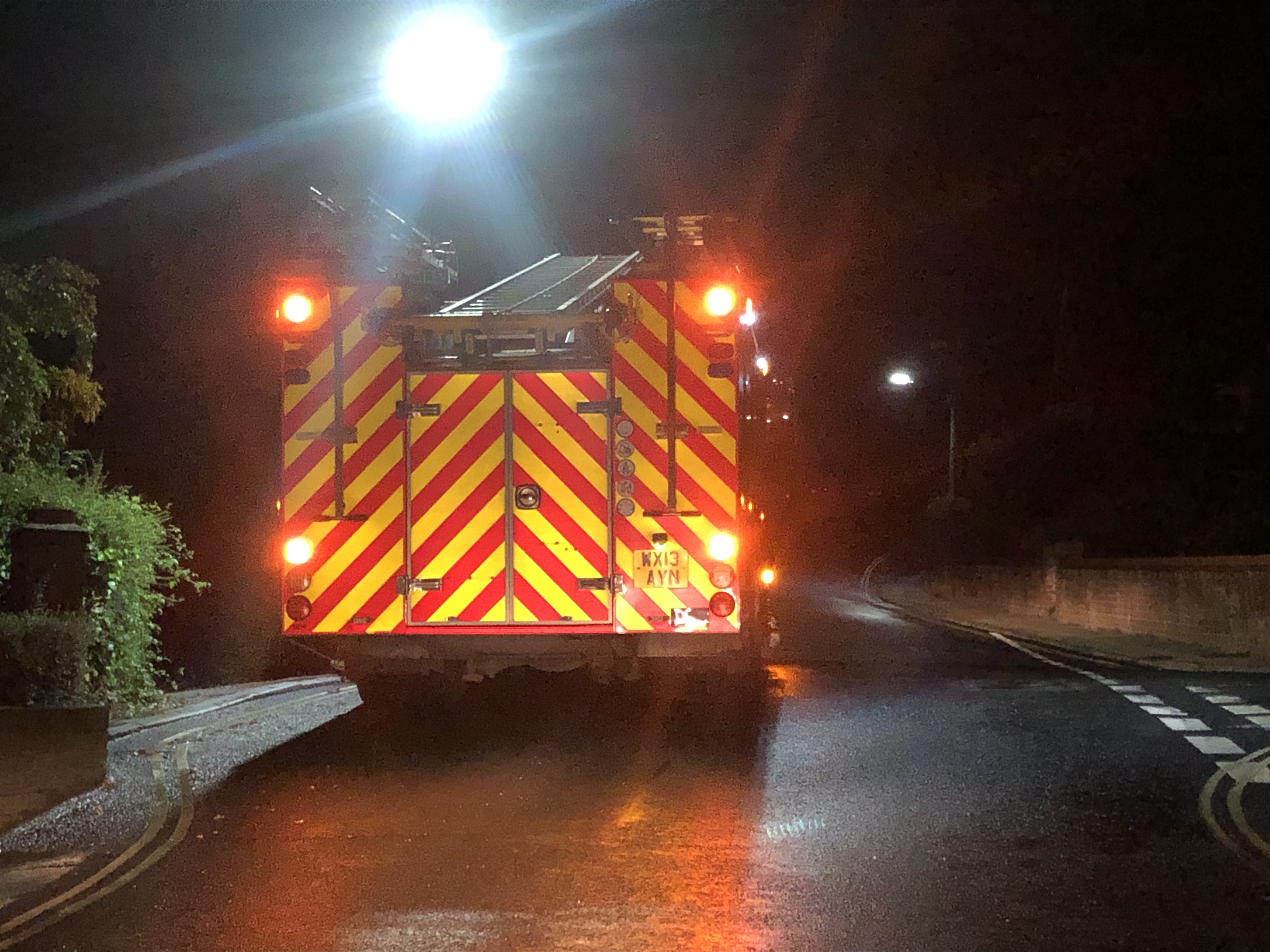 FOOD IN THE OVEN PROMPTS EARLY HOURS SHOUT FOR FIREFIGHTERS