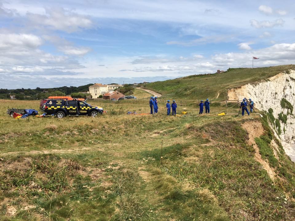 INJURED KAYAKER EVACUATED UP THE CLIFFS IN THE WEST WIGHT