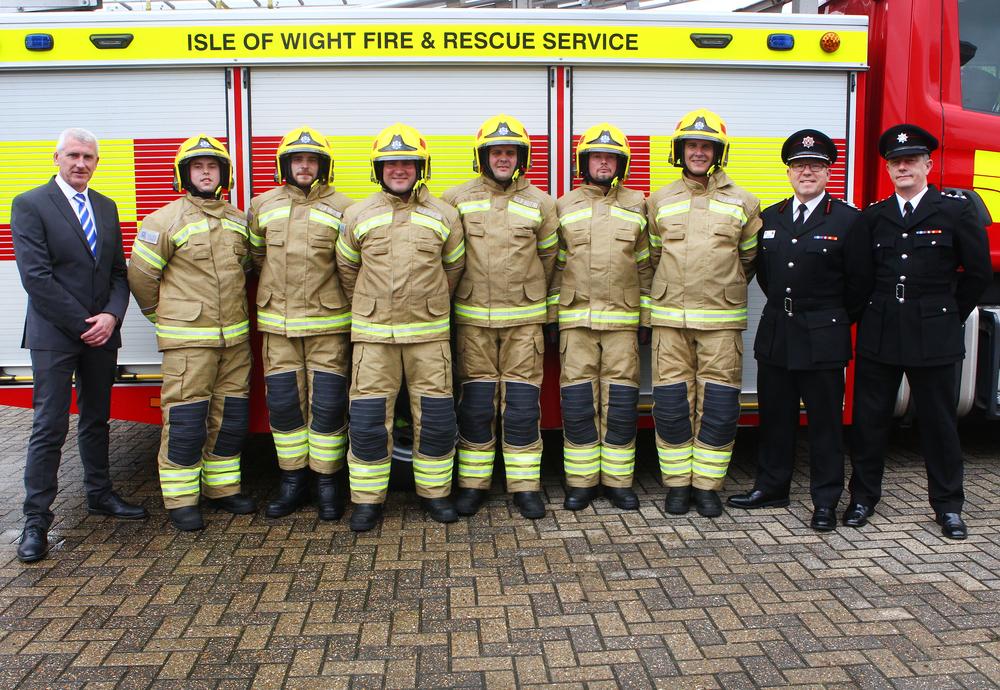 6 NEW RETAINED FIREFIGHTERS JOIN THE ISLE OF WIGHT FIRE AND RESCUE SERVICE