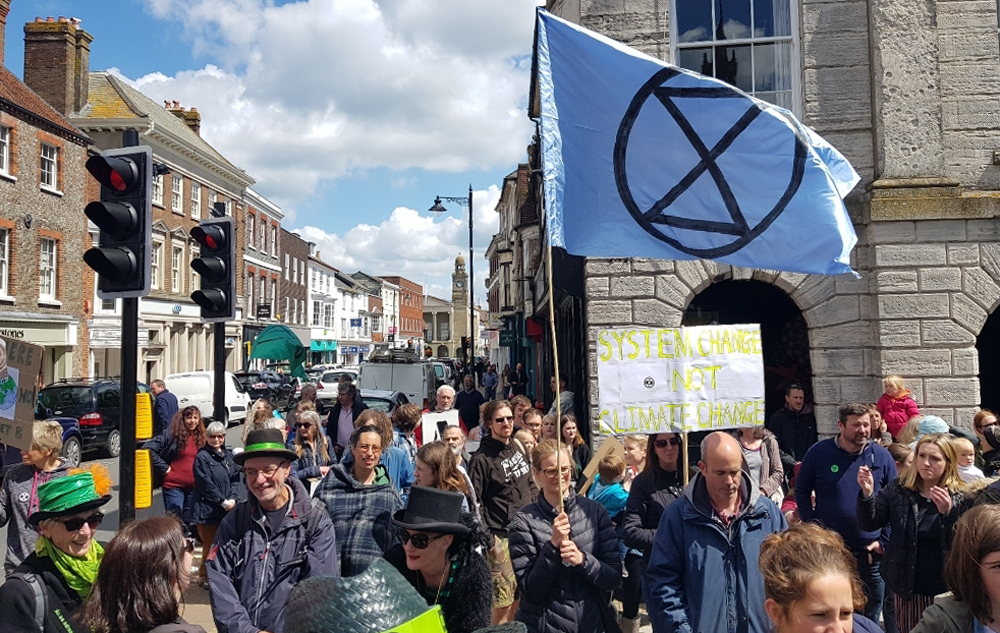 GREEN PARTY CALL ON COUNCILLORS TO SUPPORT CLIMATE EMERGENCY MOTION