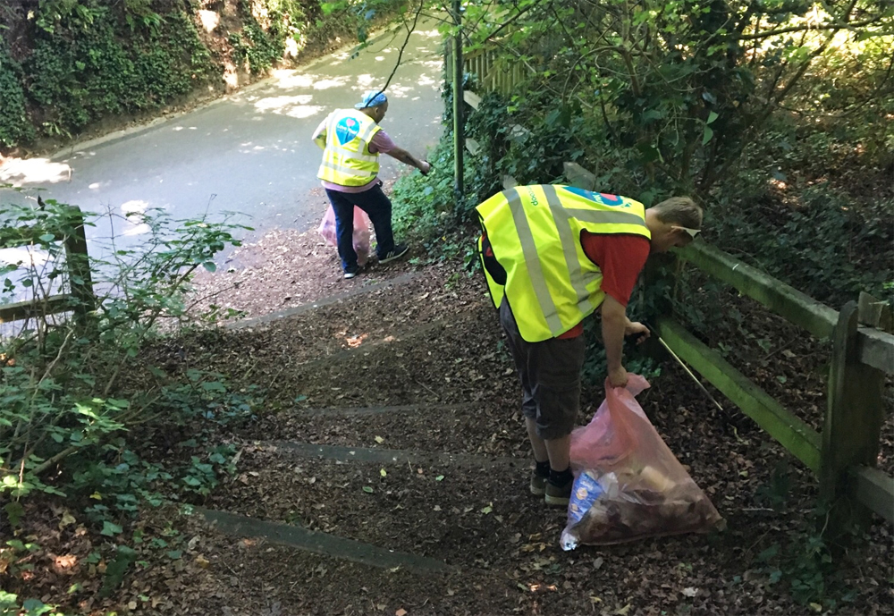 CARISBROOKE CO-OP COLLEAGUES HELP TIDY UP THE LOCAL COMMUNITY