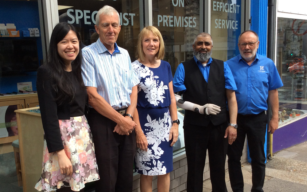 POPULAR SHANKLIN OPTOMETRIST RETIRES AFTER 36 YEARS OF SERVICE
