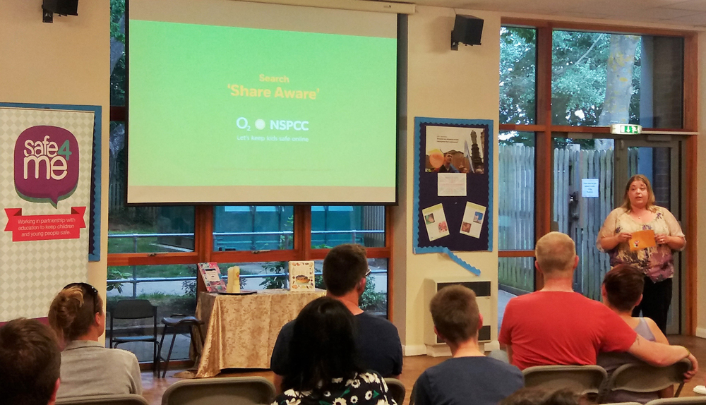 NSPCC AND HAMPSHIRE POLICE HOST FIRST ONLINE SAFETY WORKSHOP ON THE ISLE OF WIGHT
