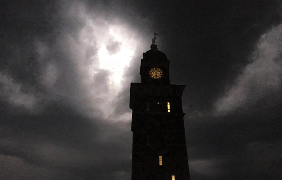 THUNDERSTORM LIGHTS UP THE NIGHT SKY ACROSS THE ISLE OF WIGHT