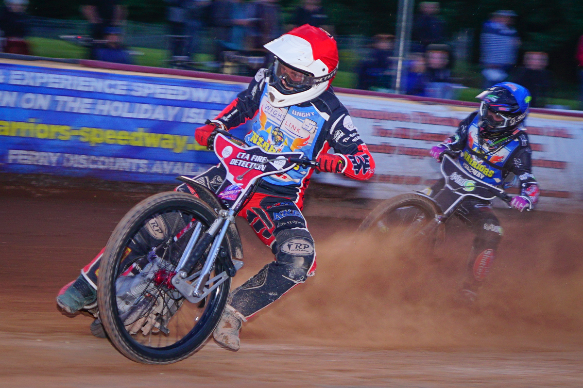 DOUBLE DELIGHT FOR WIGHTLINK WARRIORS AND WIZARDS