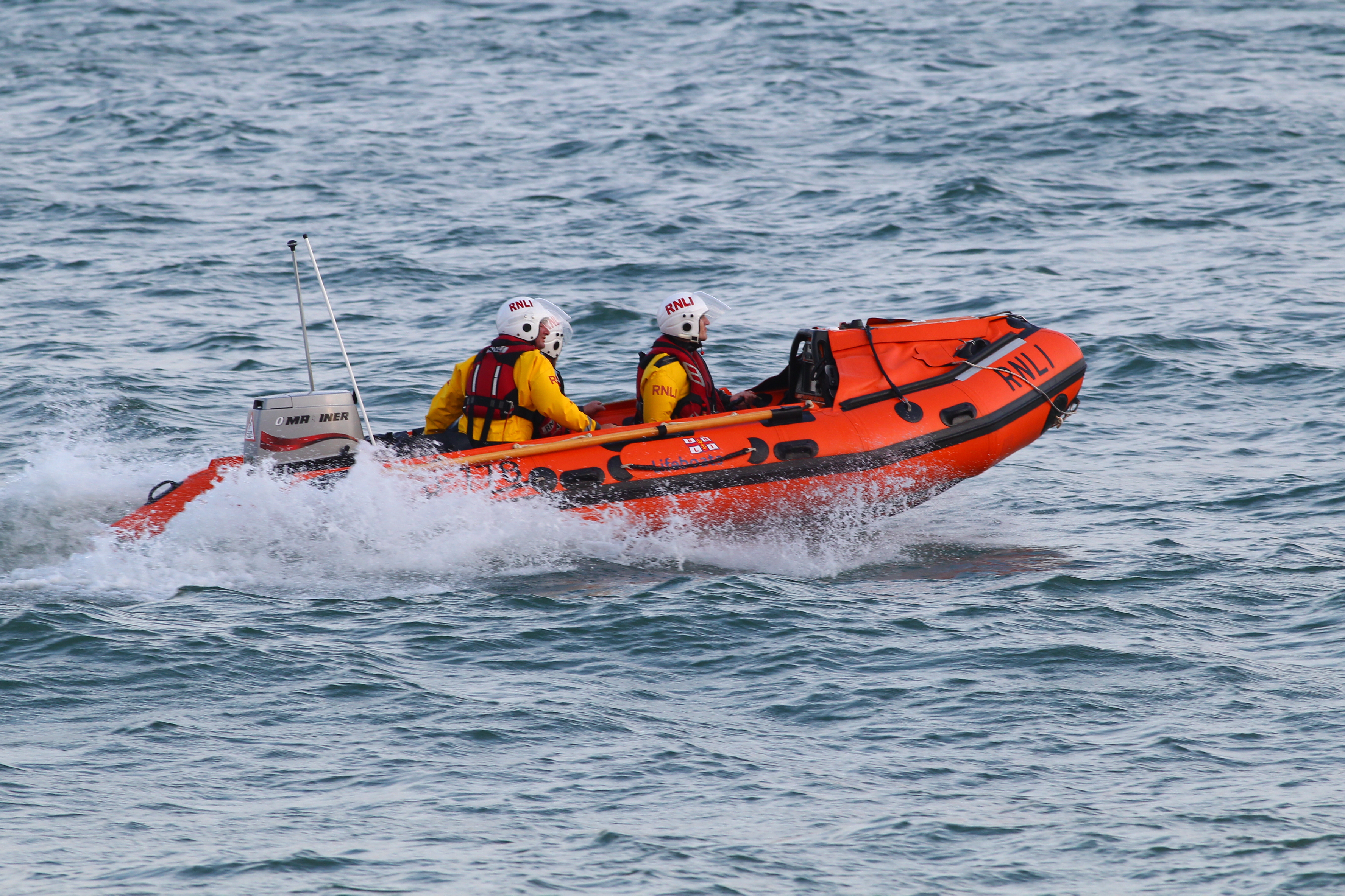 SEARCH AND RESCUE TEAMS TASKED TO KITE SURFER IN DIFFICULTY