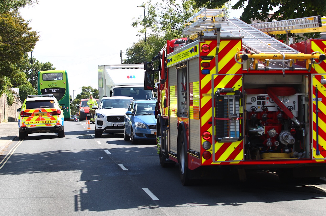 3 VEHICLE SHUNT ON QUEENS ROAD IN RYDE