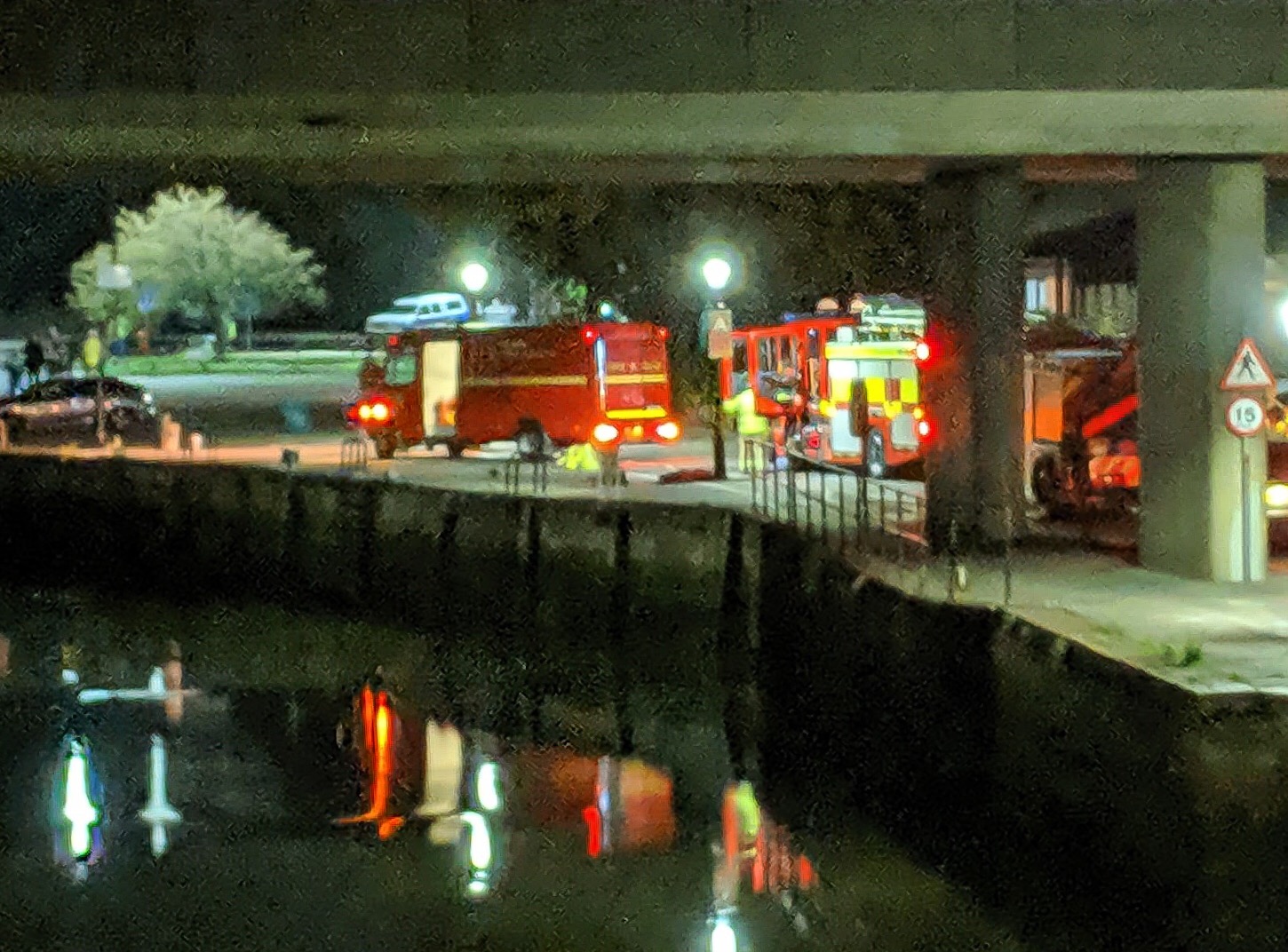 MAN STUCK IN MUD UP TO HIS WAIST RESCUED IN NEWPORT