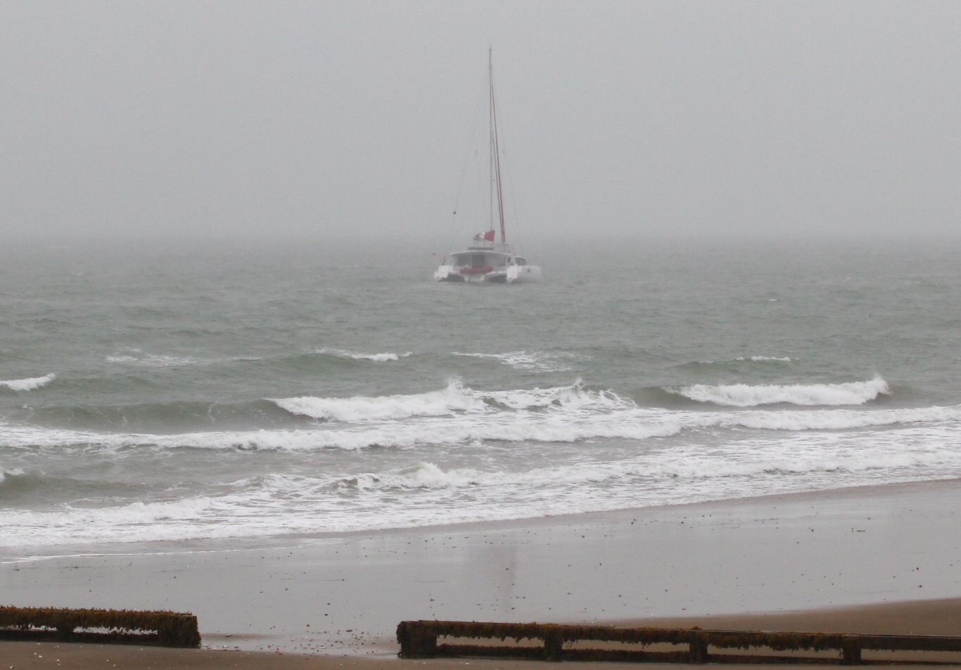 COASTGUARD AND LIFEBOAT IN WOOTTON CREEK SEARCH