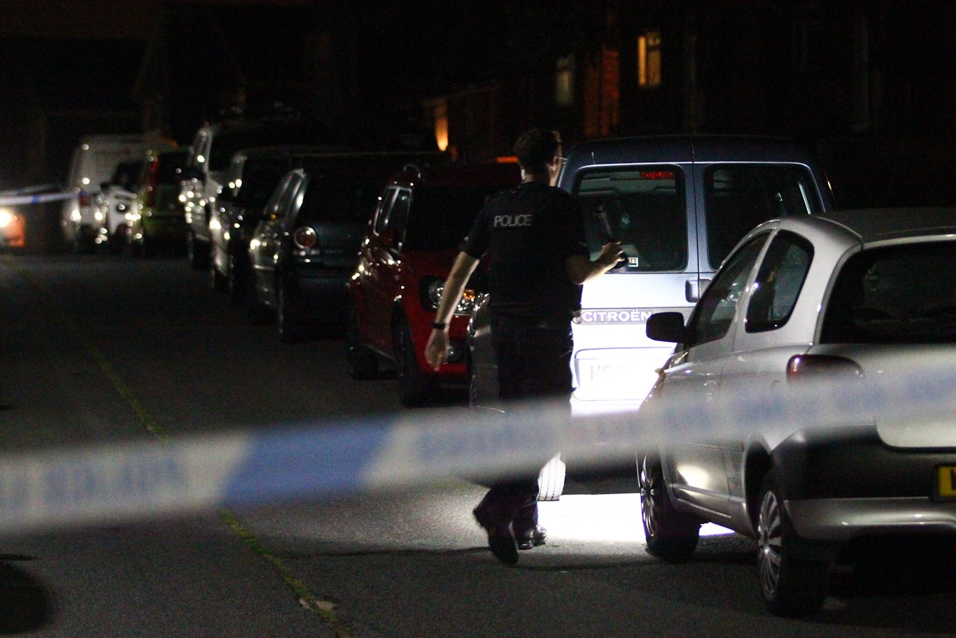 POLICE CORDON OFF ROAD IN COWES AFTER SERIOUS ASSAULT