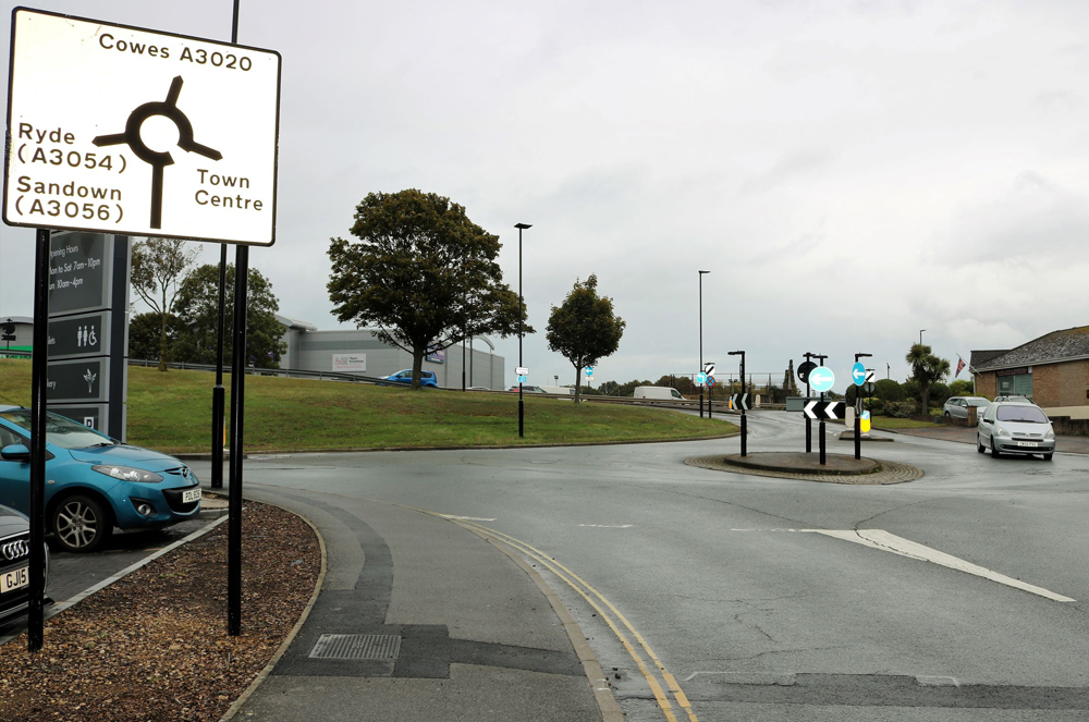 NIGHT-TIME WORK TO UPGRADE MORE BUSY ISLE OF WIGHT ROADS