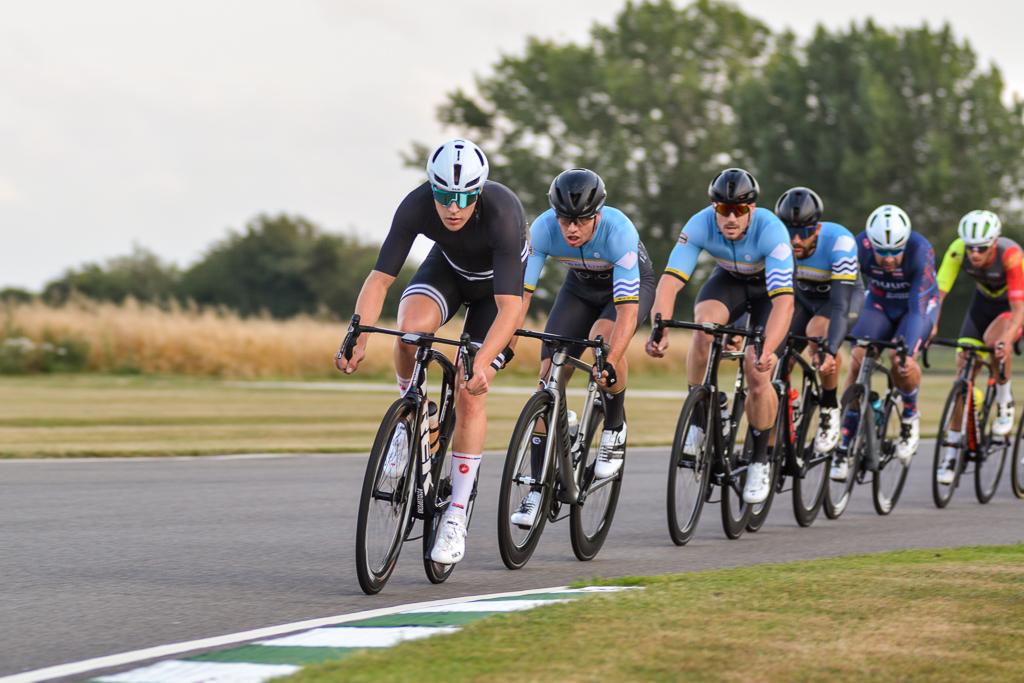 CHANT, VEAL AND ALLSOPP BATTLE IT OUT AT GOODWOOD