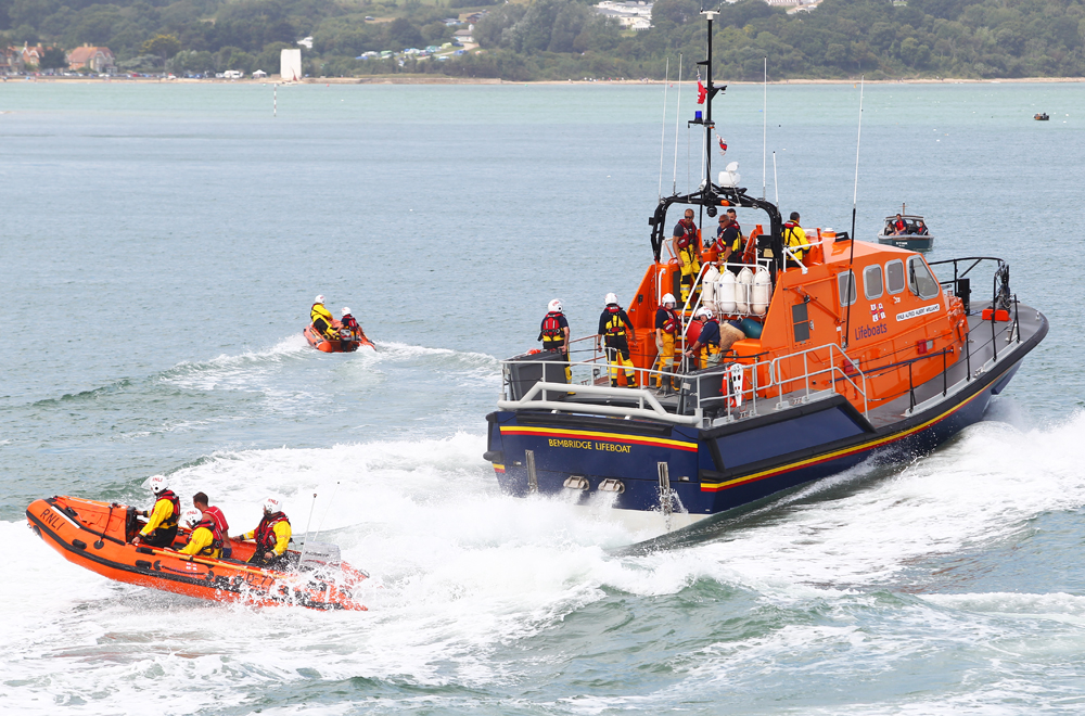 CROWDS TURNOUT IN SUPPORT OF RNLI AT BEMBRIDGE LIFEBOAT OPEN DAY