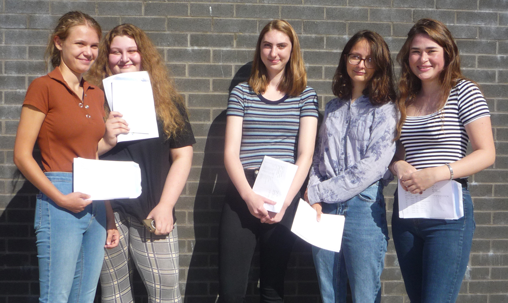 ISLE OF WIGHT STUDENTS CELEBRATE GCSE RESULT SUCCESS